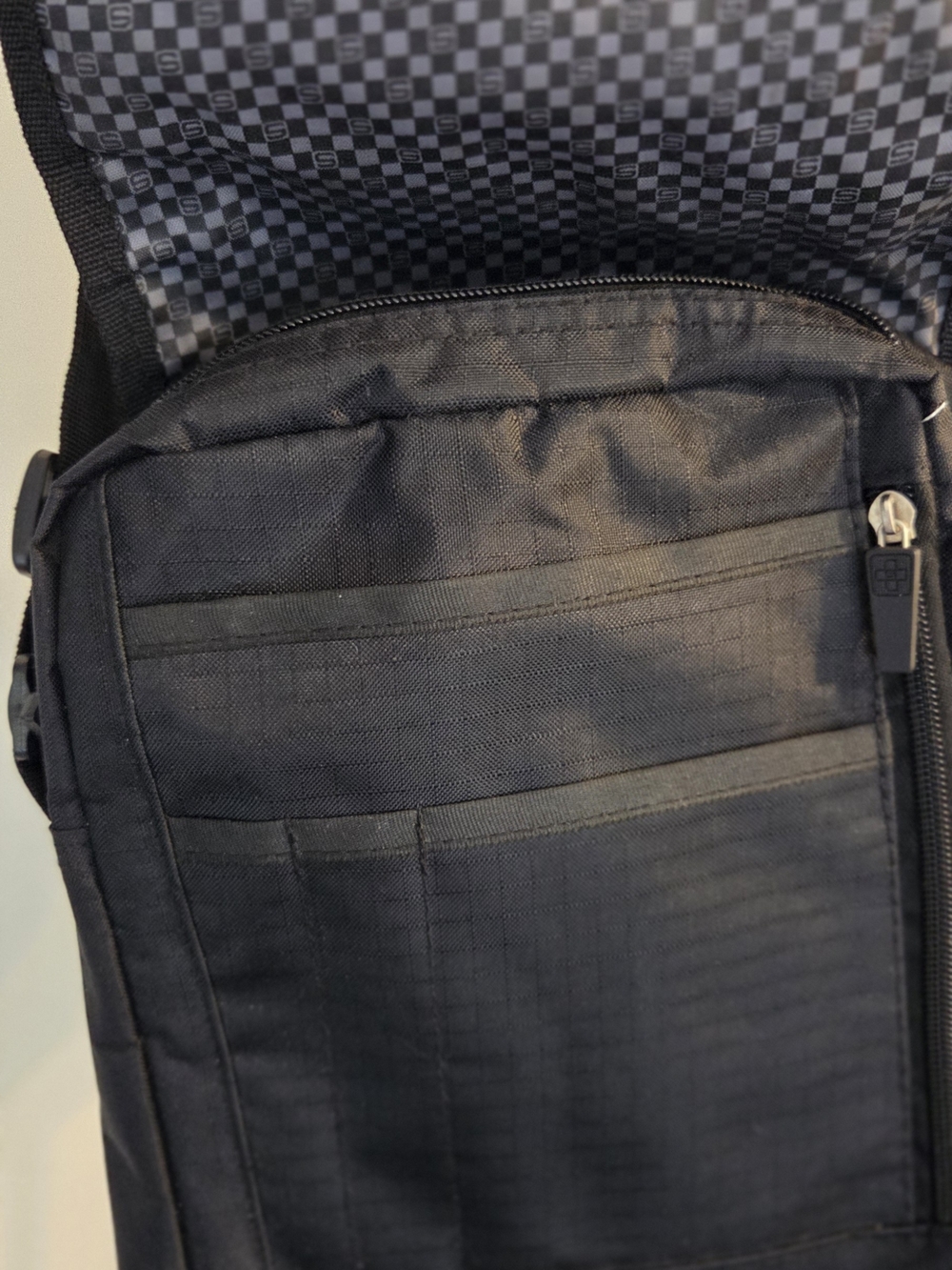 Black Crossbody Shoulder Bag - Picture 4 of 4